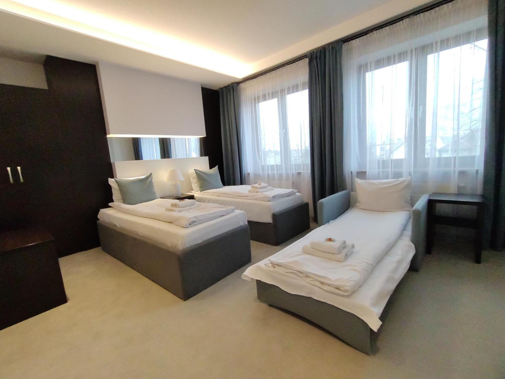 Novopolska - Hotel I Restauracja Koscian Luaran gambar