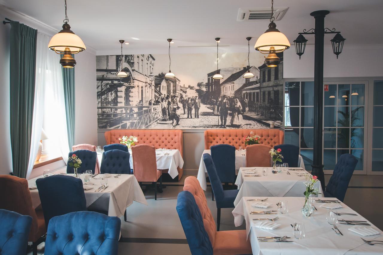 Novopolska - Hotel I Restauracja Koscian Luaran gambar