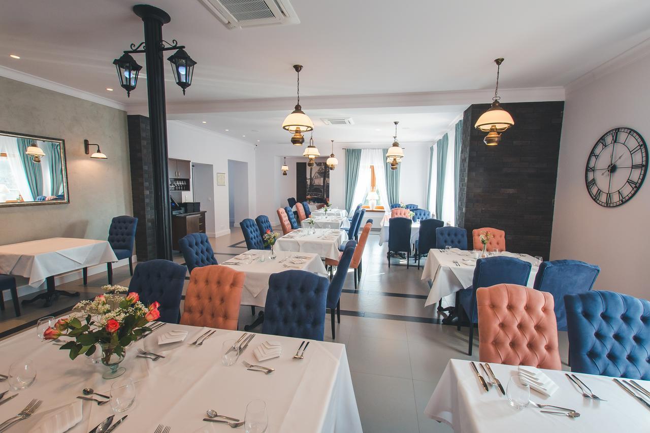 Novopolska - Hotel I Restauracja Koscian Luaran gambar