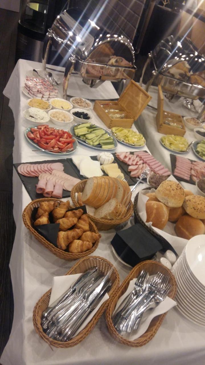 Novopolska - Hotel I Restauracja Koscian Luaran gambar