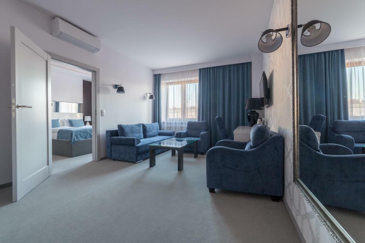 Novopolska - Hotel I Restauracja Koscian Luaran gambar