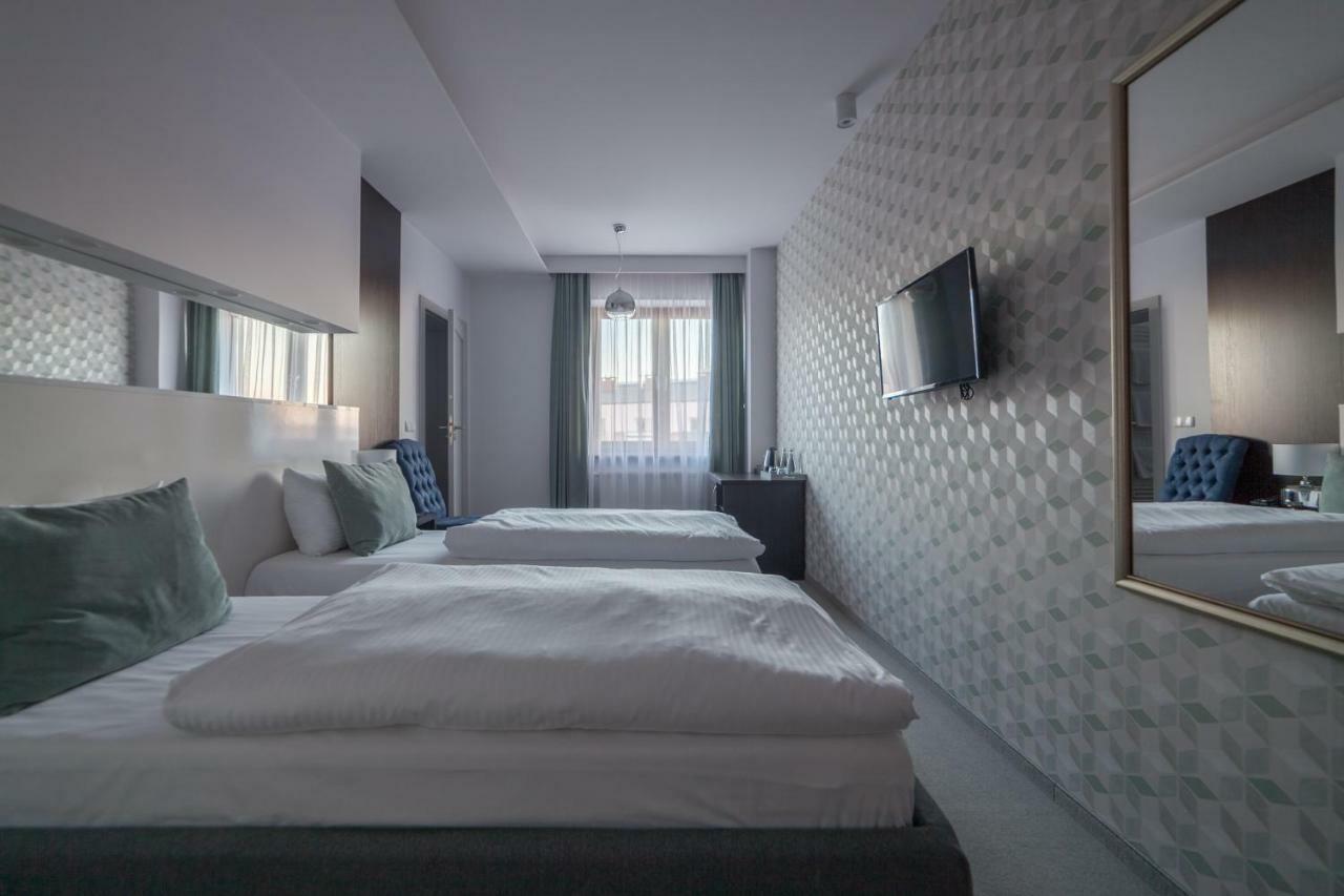Novopolska - Hotel I Restauracja Koscian Luaran gambar