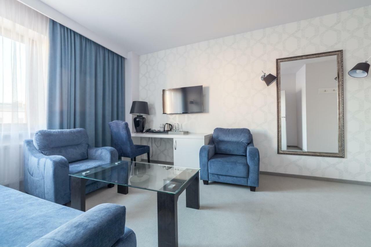 Novopolska - Hotel I Restauracja Koscian Luaran gambar