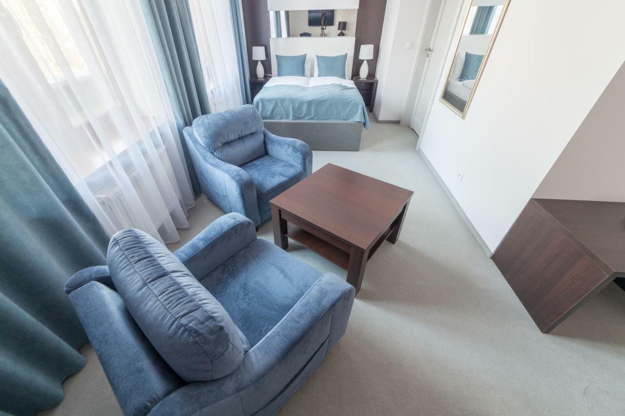 Novopolska - Hotel I Restauracja Koscian Luaran gambar
